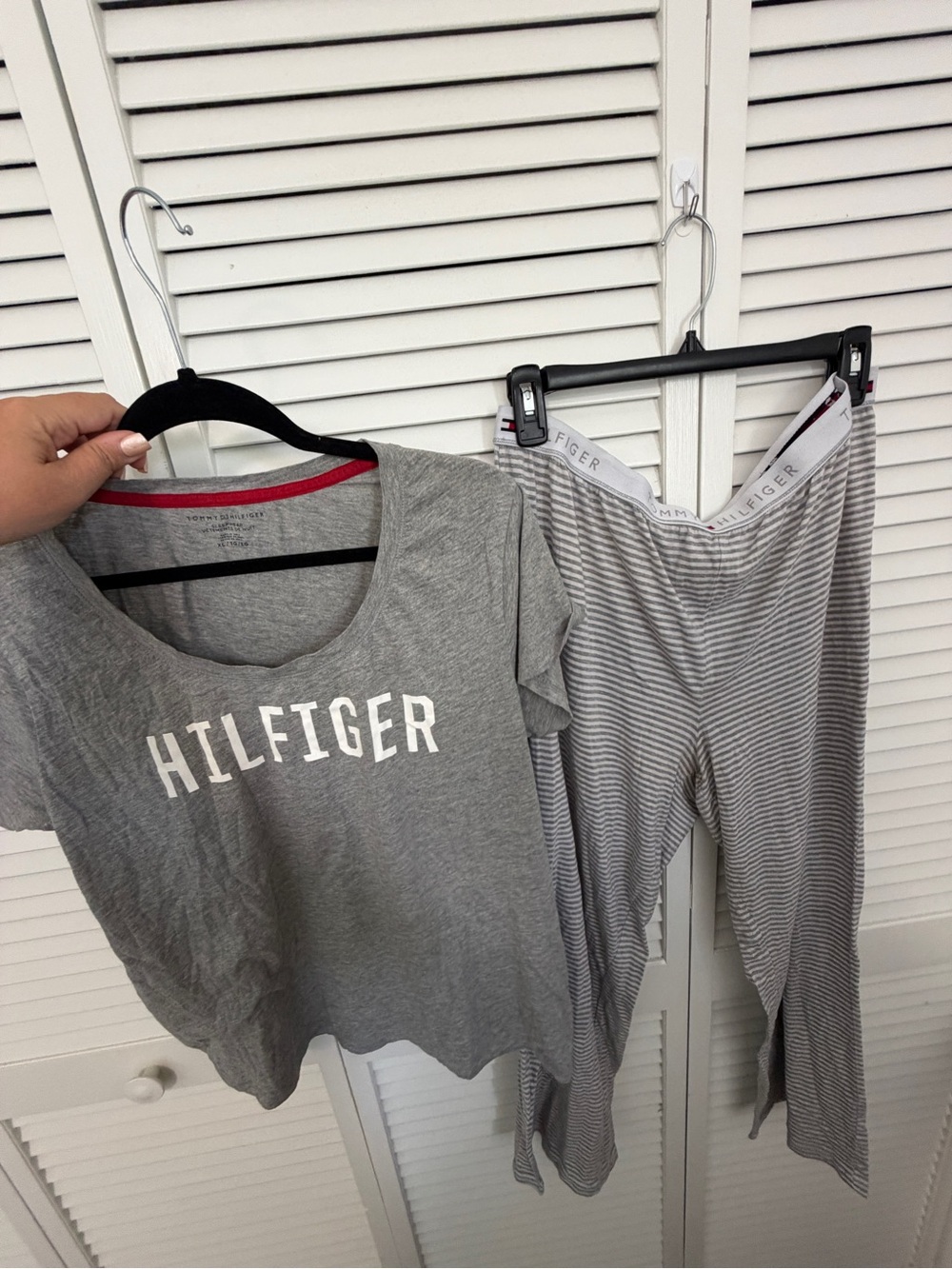 Tommy Hilfiger Gray Logo Tee & Striped Lounge Pants Pajamas Set Size XL